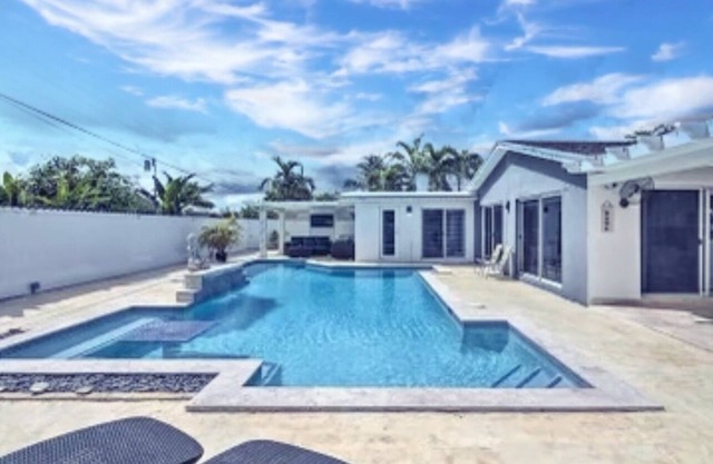 shakes house