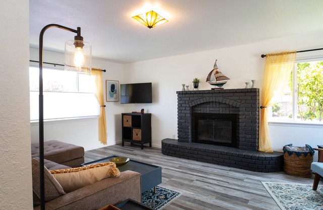Shamrock Oasis- Pool Table & Ping-Pong, Sleeps 8