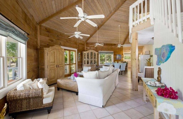 Shangri-La - Bahamas Tropical Beach Villa, Steps from Pink Sand Beach