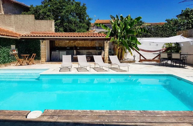 Shangri-La | Heated pool & aircon | Beach 10 mins