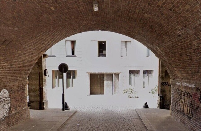 Shared Bathroom - Very Close to Station