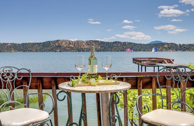 Shared Boat Dock at Clear Lake Couple’s Retreat