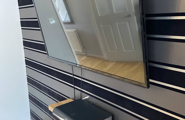 sheffield 2 bed house 5 min from M1