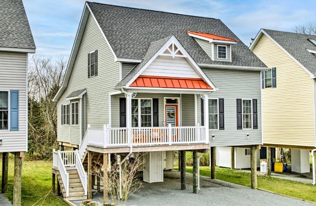 Shell Cottage with BBQ 4 Mi to Bethany Beach!
