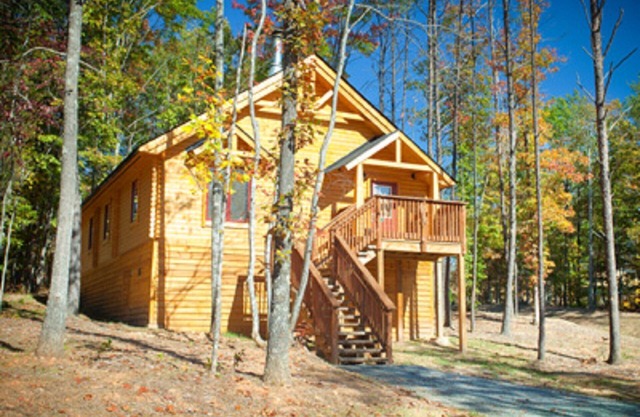 Shenandoah Crossing 2 bdrm cabin sleeps 6 New Years Eve weekend 12/28-12/31/18