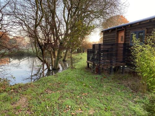 Shepherd Hut Lodge on Farm Waterside Goodwin Farm