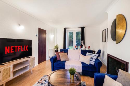 Shepherds Bush Abode - Garden - Sleeps 12