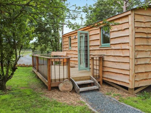 Shepherds Hut Two - Uk48783