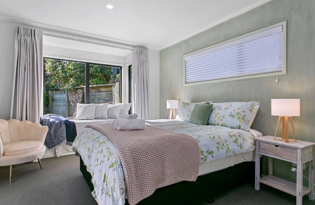 Shepherds Retreat - spacious comfort & serenity. Ideal for families or groups