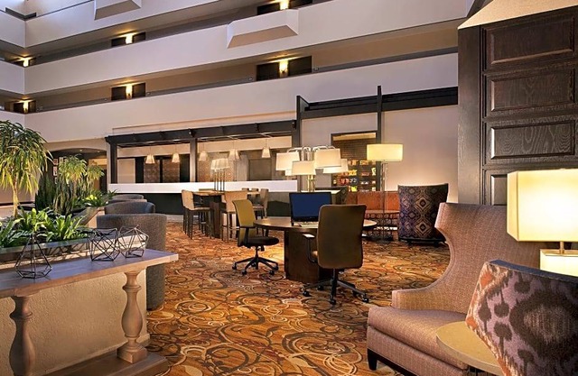 Sheraton Minneapolis West Hotel