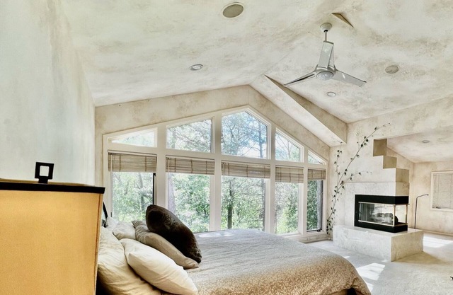 Sherwood Treehouse Vacation Rental