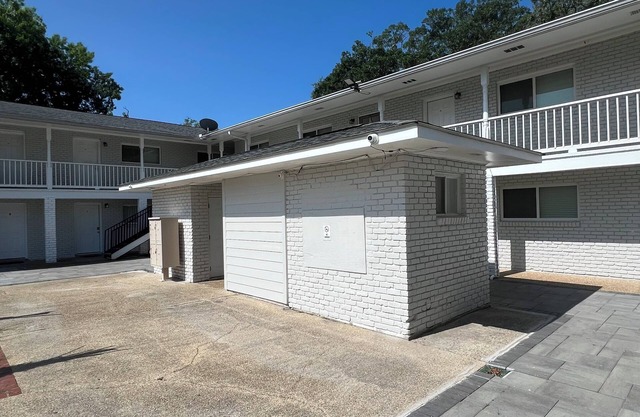 Shimmering Sands 1 bed in Biloxi