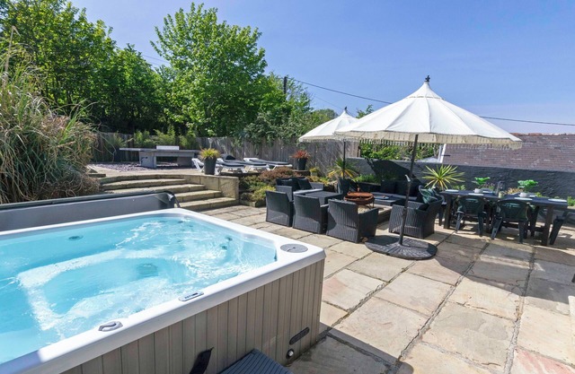 Shippenrill Sleeps 14|Hot Tub* PingPong & Fire Pit