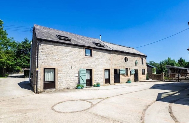Shippon Cottage, Spring House Farm, Castleton, Peak District