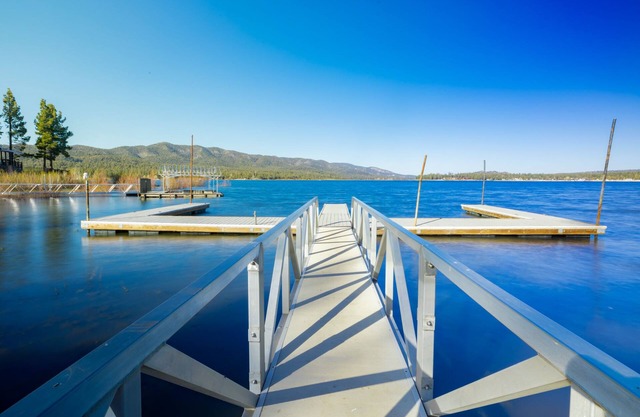 Shore Acres Lakefront Lodge at Big Bear Lake