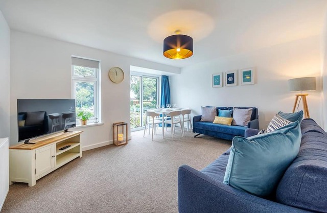 Shore House - Walton