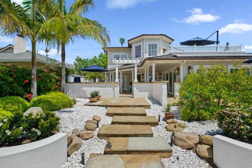Shoreline Splendor by Paradise Retreats