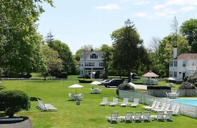 ShoreWay Acres Inn & Cape Cod Lodging