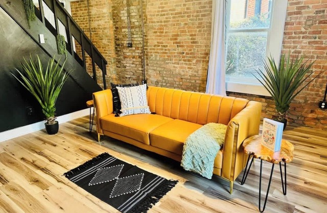 Short North/Downtown | Steps to High St | Walk to Convention Ctr | 5.8K+ Reviews