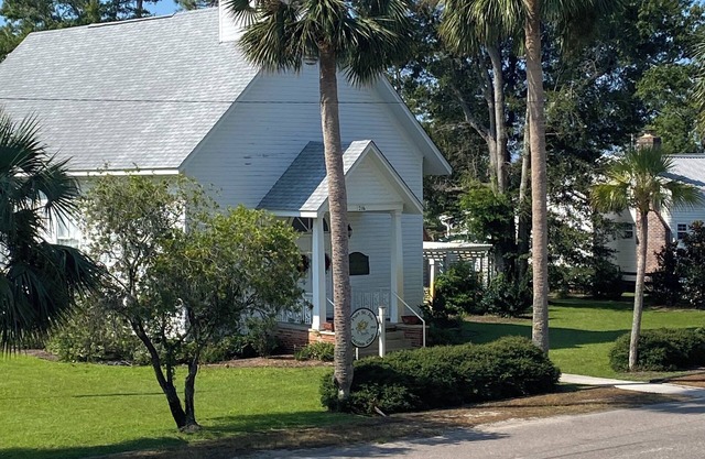 Short Walk to beautiful St Joe Bay and Historic downtown Port St Joe.