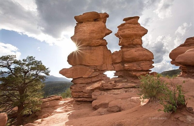 Short walk to Garden of the Gods trailhead, Low cleaning fee, Hot tub