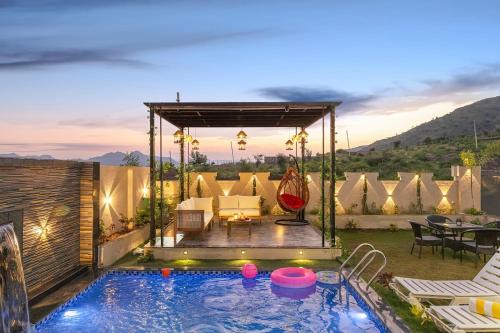 Shreya Blossom Retreat 4-BHK Retreat With Private Pool, Gazebo, Garden, Bar & Scenic Aravali Views