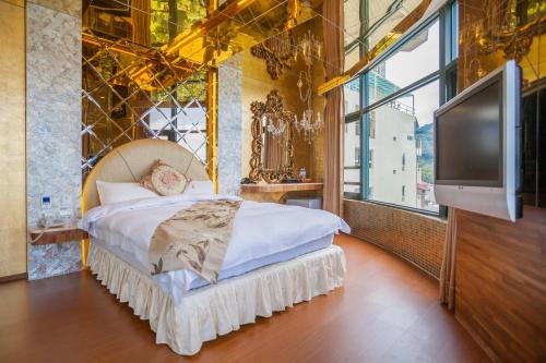 Shuian Lakeside Hotel 