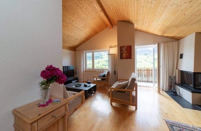 Sieben Berge 3-room holiday apartment with panoramic mountain view