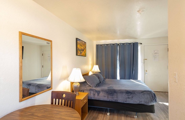 Siesta Motel