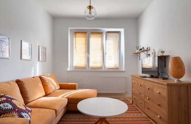 Sikorskiego 2-Bedroom Apartment