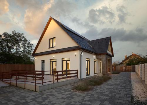 Silver Cottage