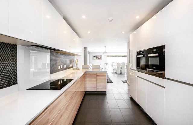 SILVERINGS a Beautifully designed Luxurious Townhouse