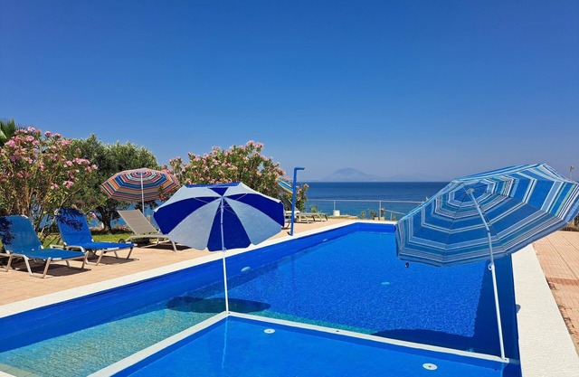 Simple holiday flat by the sea with pool in Ilia, Peloponnese, Greece