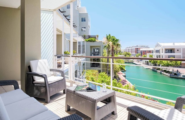 Simplistic Elegance at Altmore 203