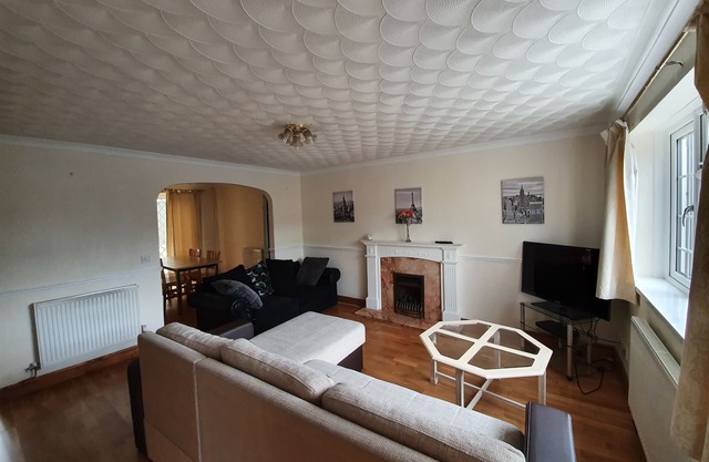 Simply Spacious house for up to 10