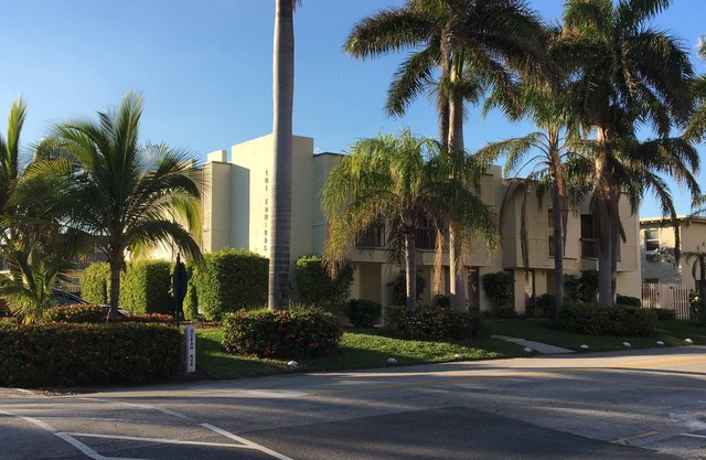 Singer Island Townhouse Just Steps From The Beach