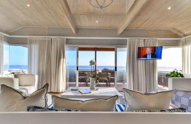 Singing Kettle Beach Lodge