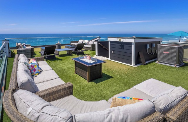 Single Family Beachfront Home, Private Beach P1735-0