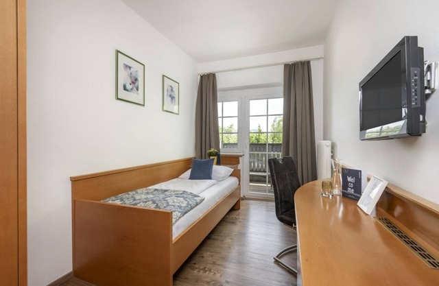 Single room balcony, breakfast - Salzburg Hotel Lilienhof