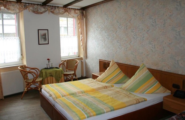 Single room, shower, toilet, non-smoking - Weinhaus Hotel Zum Josefshof