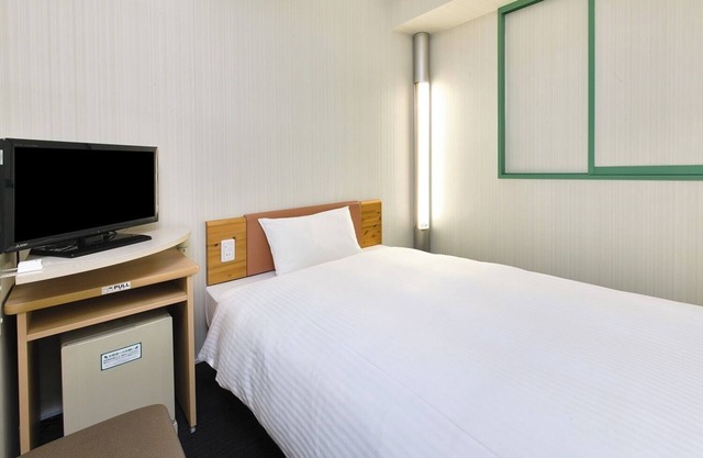 Single room smoking plan with breakfast for 2 peo/Fukuoka Fukuoka