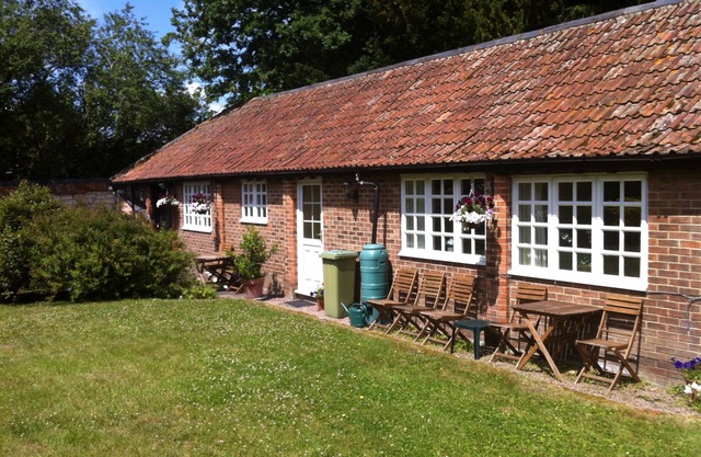 Single storey cottages I near village amenities ideal for couples and families