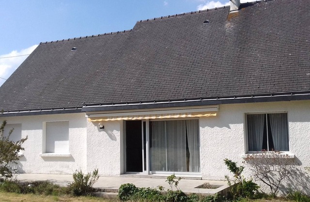 Single-story house near RIA d'ETEL, 3 rooms, 80m², close to amenities, 4km from ocean beaches