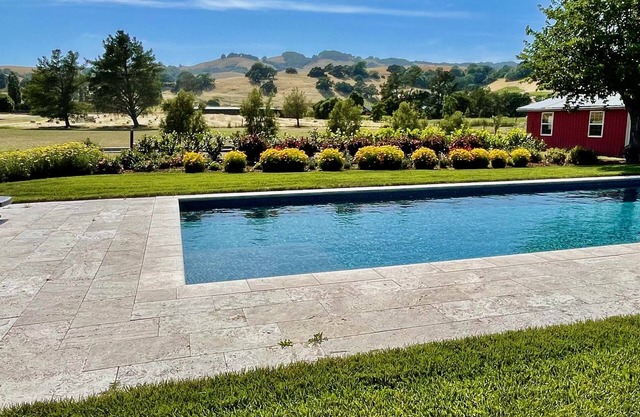 Single Story Ranch w/Pool - 2.5 Acres close to Sonoma Square and Sonoma Raceway