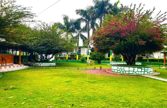 Sishawar Chitwan Tiger Resort