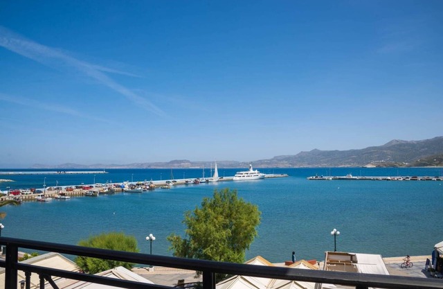 Sitia old port apartment - walk to beach - AC - WIFI