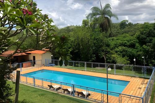 Sitio com Piscina AQUECIDa e 5 quartos c/suíte!
