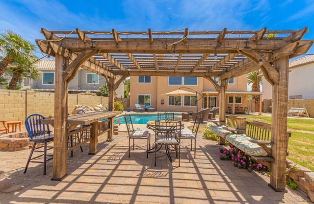 Six Flags, Hiking, Shopping|Phoenix | Pool