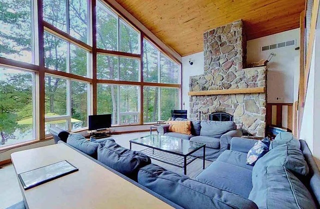 Six-mile Cottage - Three Bedroom Cottage, Sleeps 8
