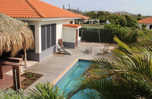 Six person tropical villa with private pool on Curaçao